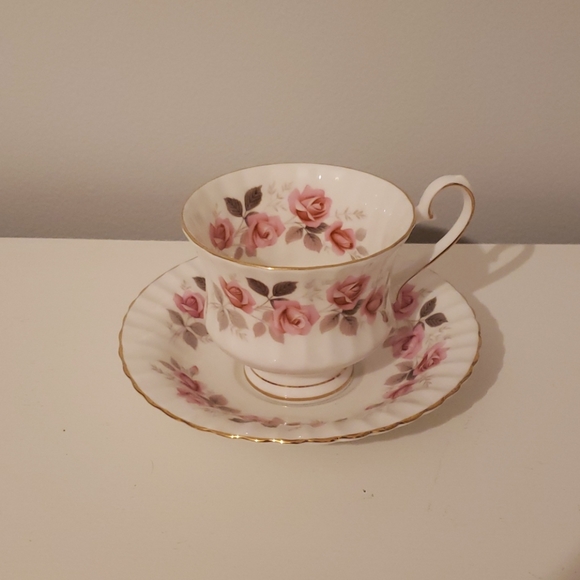 Grosvenor Bone China, Silver Rose - Picture 1 of 5